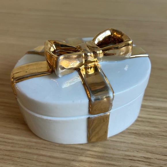 Porcelain Gift Box Trinket Dish with Gold Bow, 4x3 Inches - Picture 7 of 10